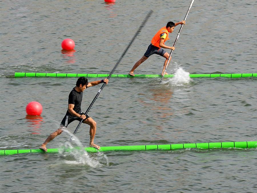 赤水独竹漂是一项具有健身特点的水上体育技能